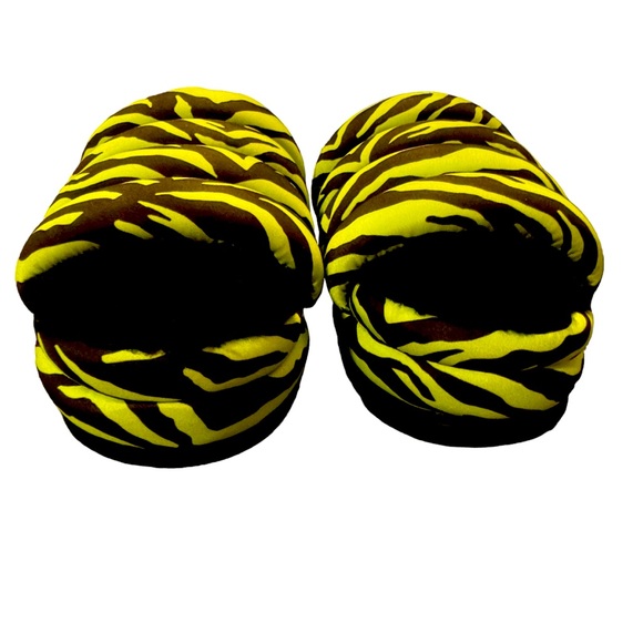 Women’s UGG Tiger Print Maxi Slipper Slide size 9 - Picture 9 of 9